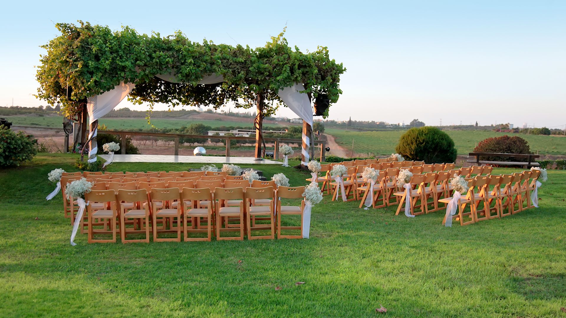 Outdoor wedding decoration ideas on a clearance budget