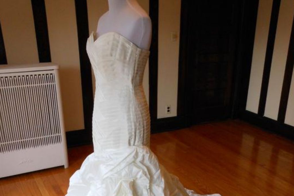 MERMAID wedding dresses under 100 @preownedweddingdresses.com