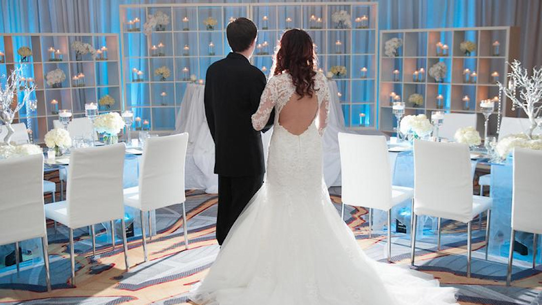 Double-Tree-By-Hilton-Chicago-Wedding-Venue-Is-Very-Affordable_1